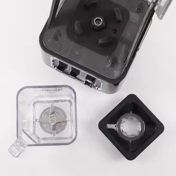 Heavy-duty motor base and specialized wear-resistant rotating device of the AIMA OTJ-KC80 commercial blender.