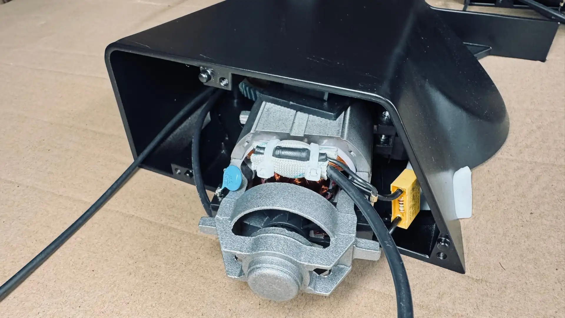 Motor assembly line for the AIMA electric food slicer for supermarket deli and retail chain orders